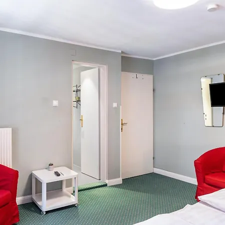 Sonneck - Seefeld בית הארחה 3*